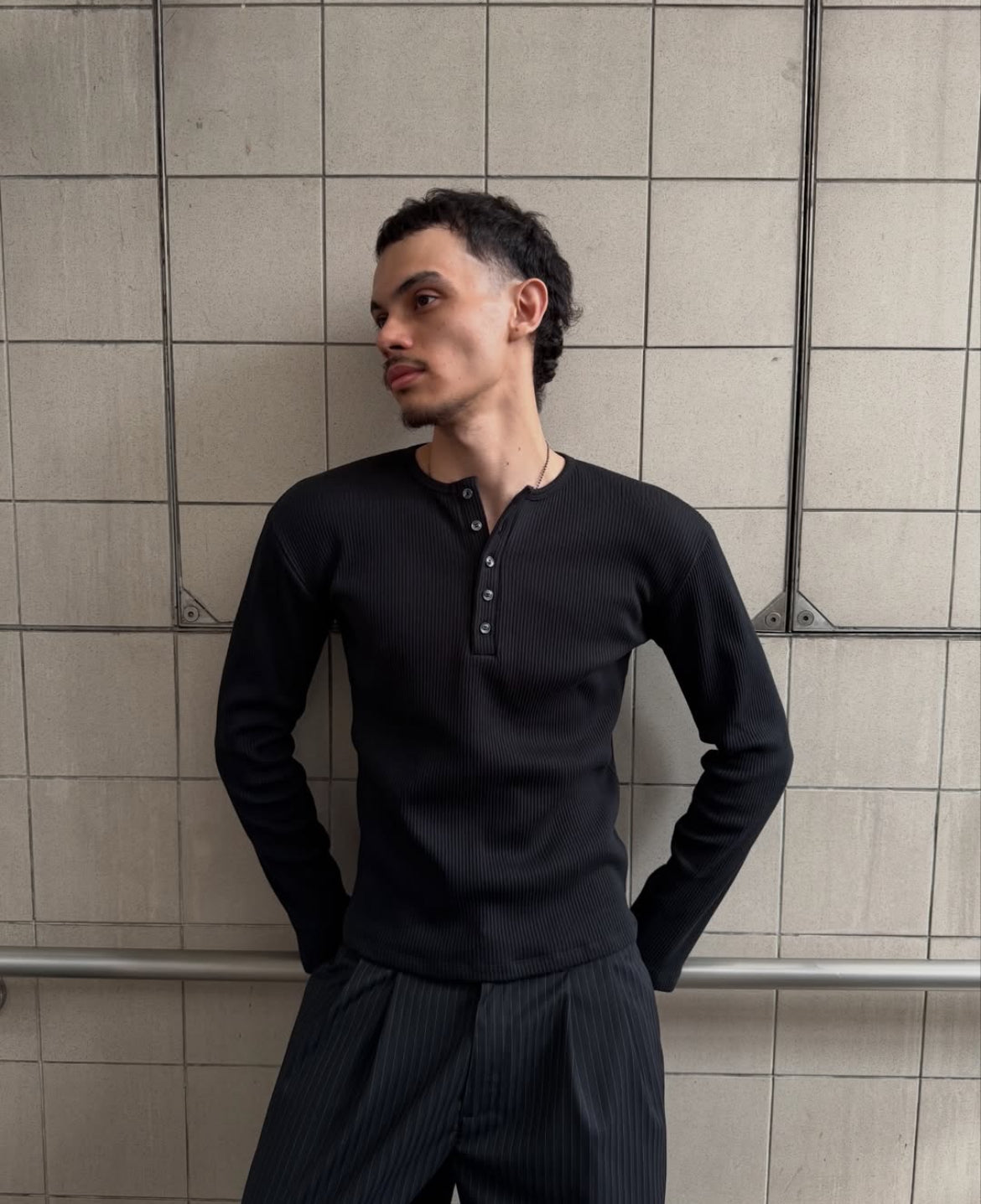 HENLEY LONGSLEEVES TSHIRT