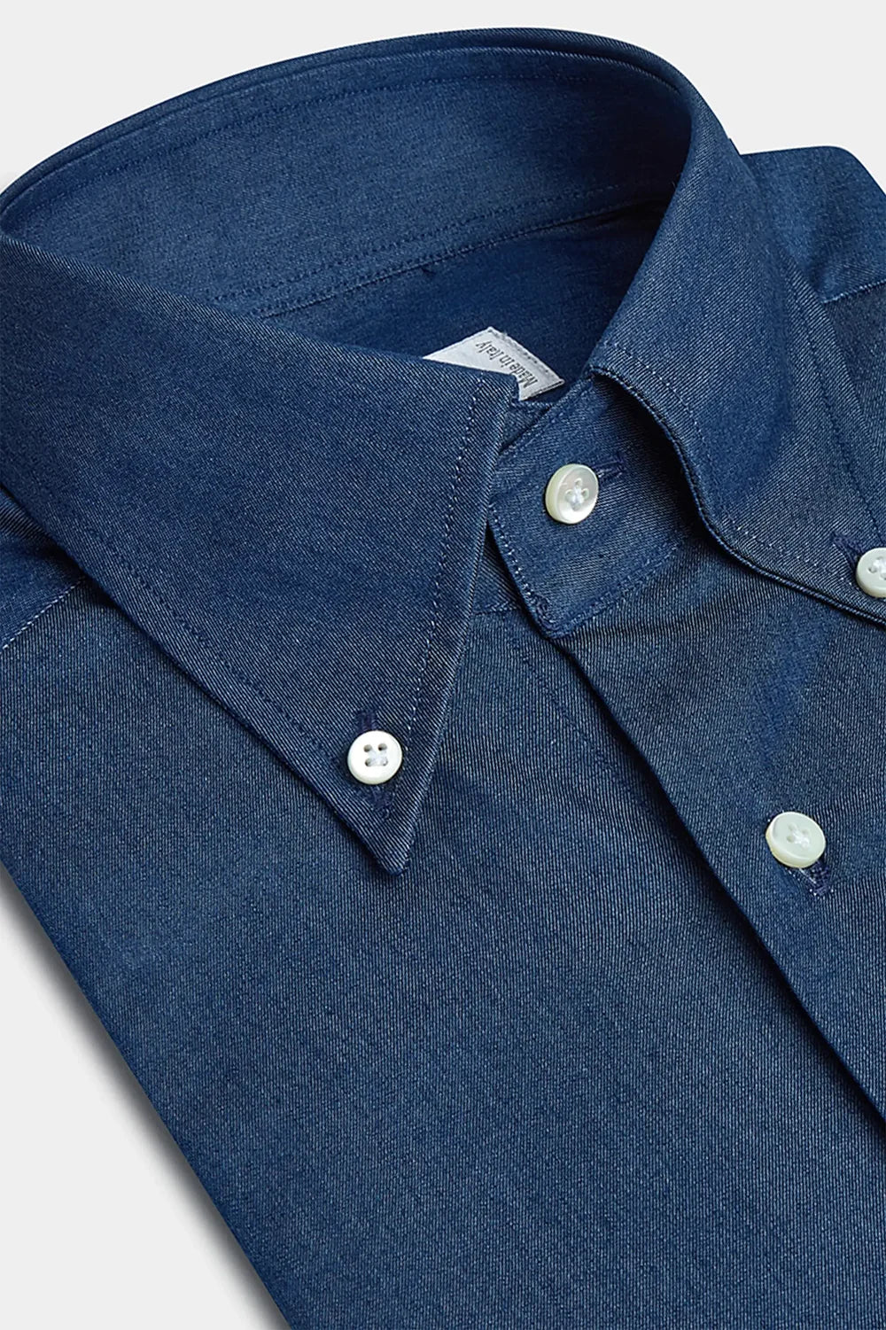 Collar button denim shirt