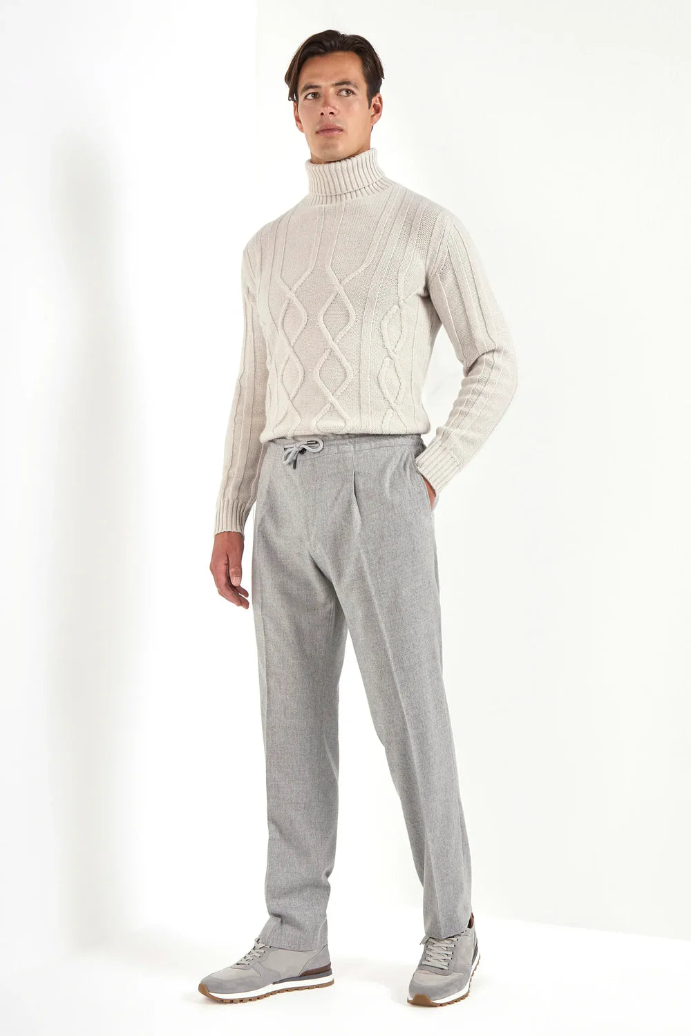 Light grey flannel Alassio with pleat trousers