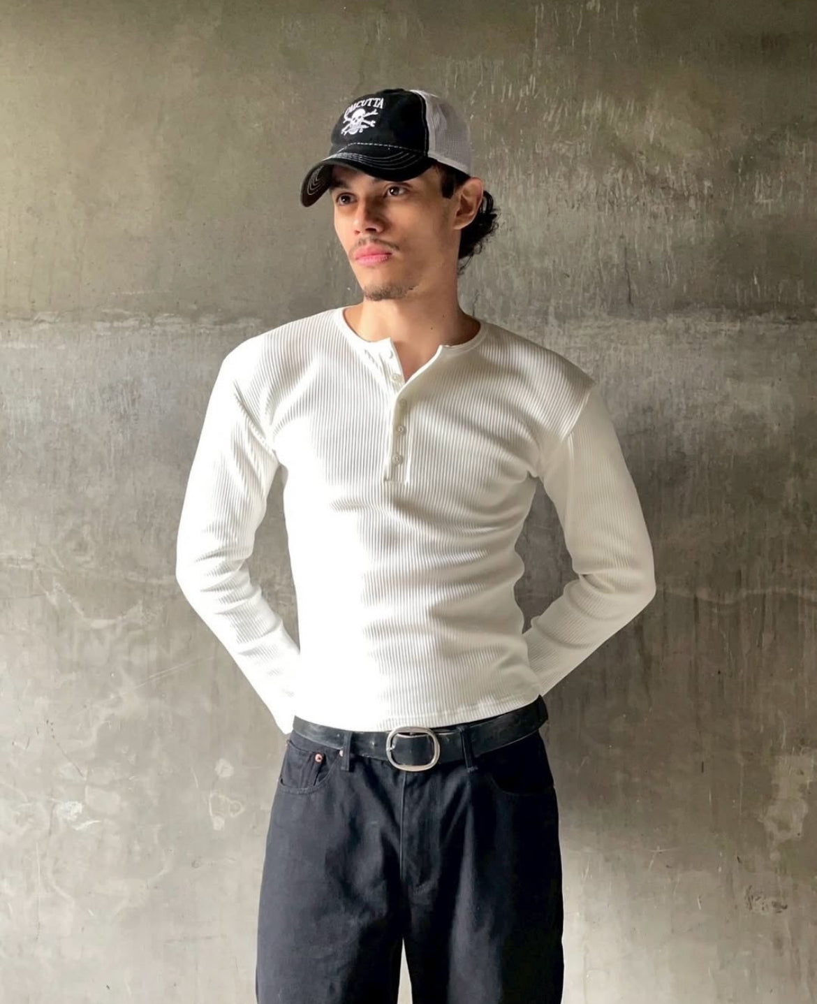 HENLEY LONGSLEEVES TSHIRT