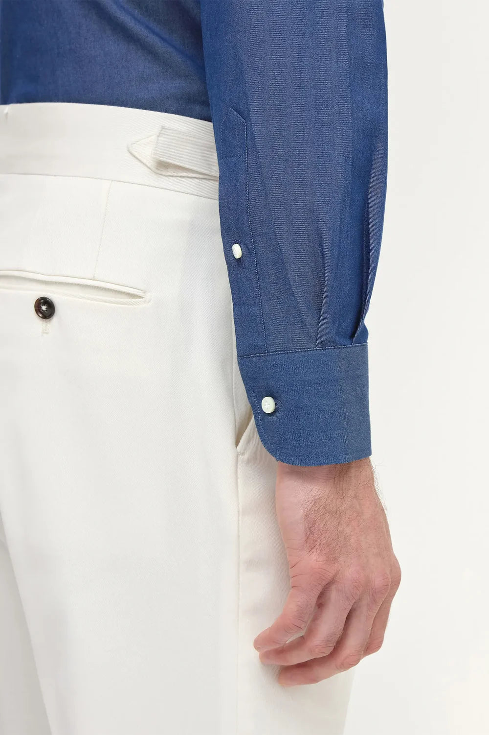 Collar button denim shirt